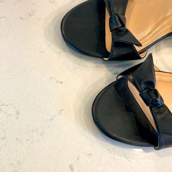 Easy Spirit Ginova Sandal Black leather Women's flat comfortable summer Sandals - Picture 6 of 8